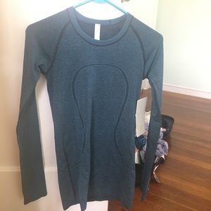 Lululemon long sleeve sz 4 swiftly tech ls crew